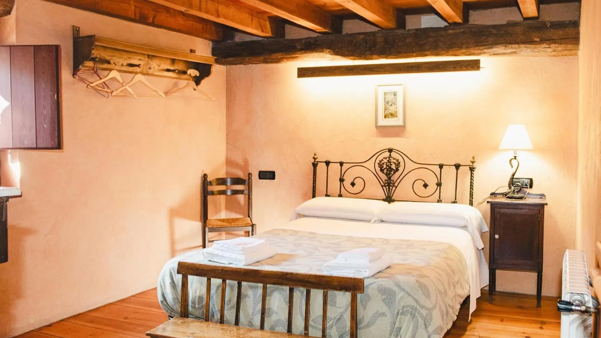 Hostal Cal Pai Pardines Casa rural